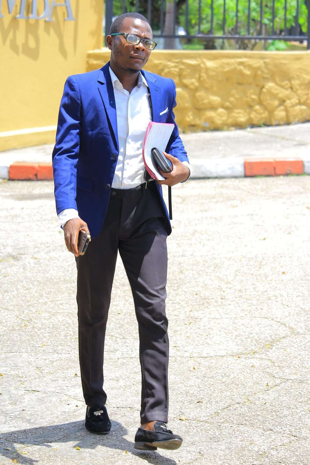 Assistant juridique disponible